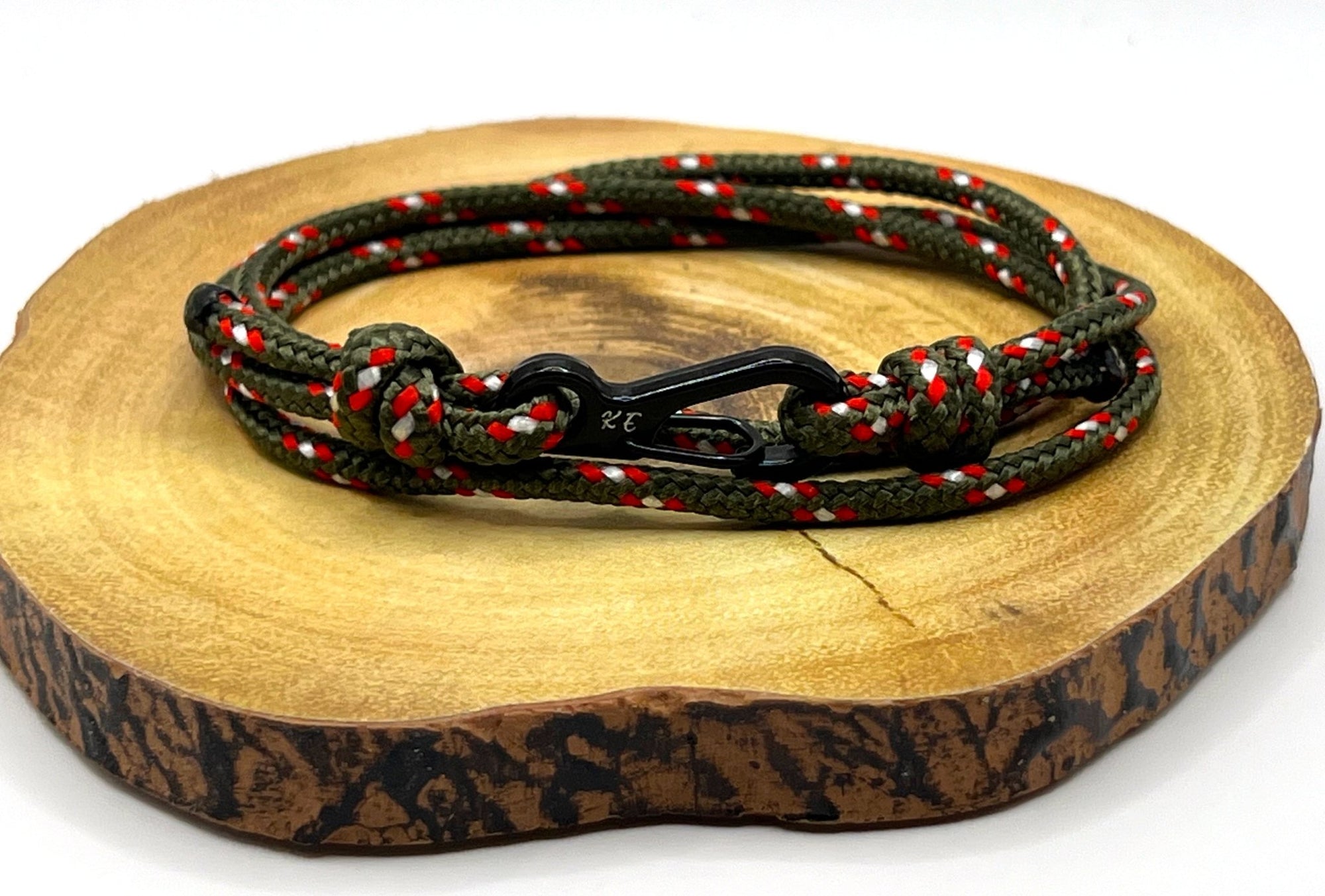 Adjustable Fern Green Camo Carabiner Rope Bracelet - Karoo Earth