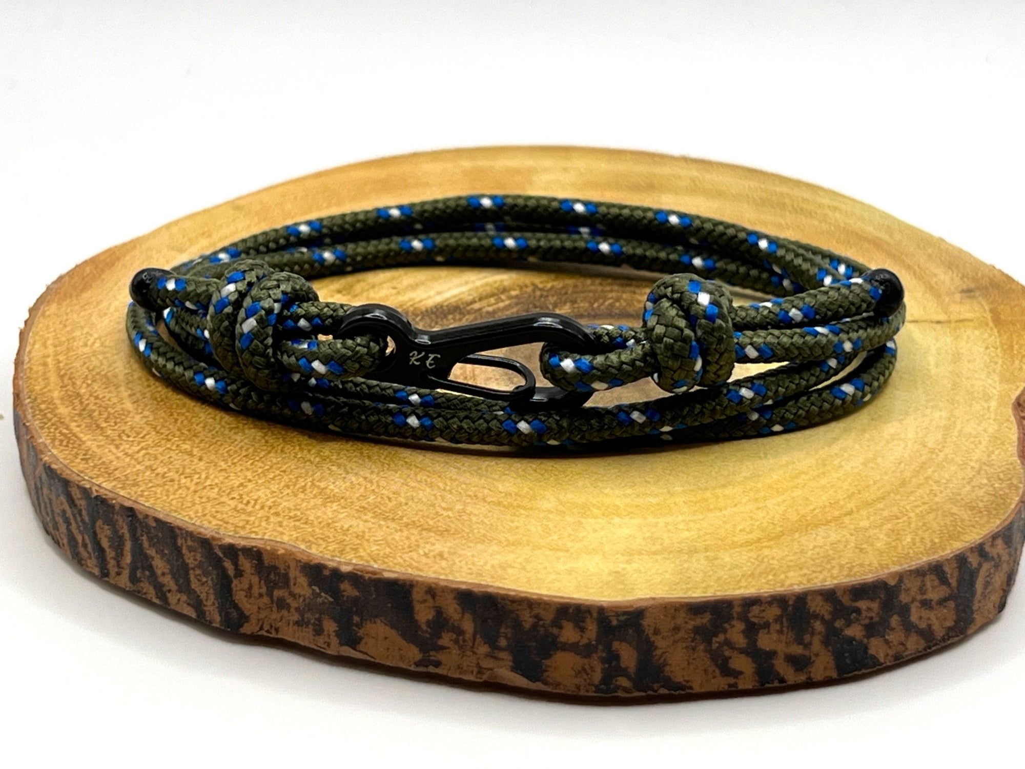 Adjustable Green Camo Carabiner Rope Bracelet - Karoo Earth