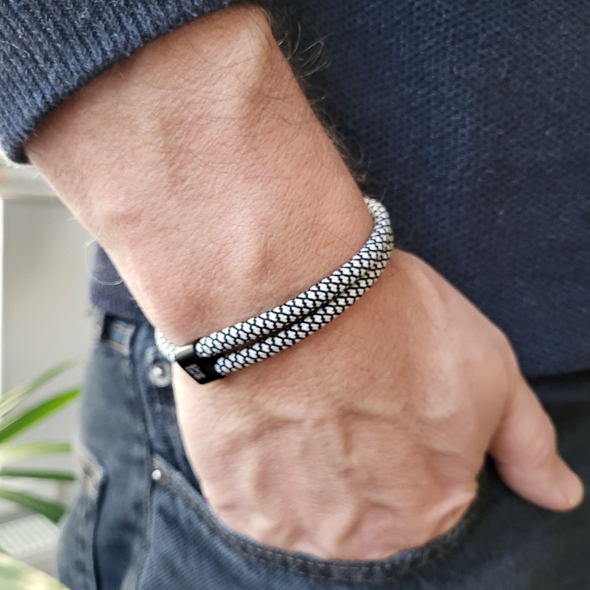 Black & White Karoo Earth Rope Adjustable Paracord Bracelet - Karoo Earth